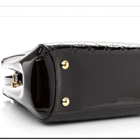 Louis Vuitton - Picture 3 of 12